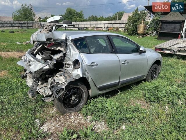 Серый Рено Меган, объемом двигателя 1.46 л и пробегом 240 тыс. км за 2000 $, фото 5 на Automoto.ua