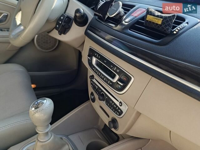 Сірий Рено Меган, об'ємом двигуна 1.46 л та пробігом 308 тис. км за 5900 $, фото 25 на Automoto.ua