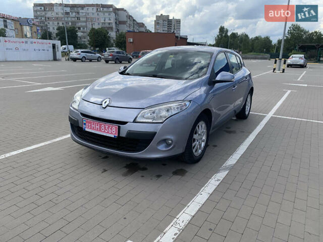 Рено Меган 2009 в Сумах на Automoto.ua Серый Рено Меган, объемом двигателя 1.6 л и пробегом 229 тыс. км за 6700 $, фото 3 на Automoto.ua