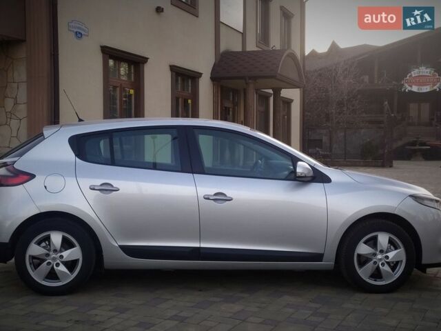 Сірий Рено Меган, об'ємом двигуна 1.6 л та пробігом 188 тис. км за 7500 $, фото 18 на Automoto.ua