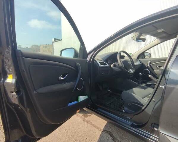 Серый Рено Меган, объемом двигателя 1.5 л и пробегом 211 тыс. км за 6600 $, фото 16 на Automoto.ua