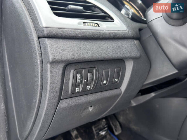Серый Рено Меган, объемом двигателя 1.6 л и пробегом 169 тыс. км за 6150 $, фото 10 на Automoto.ua
