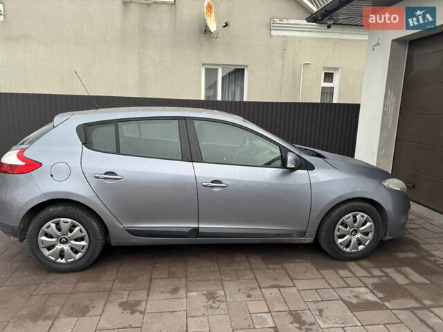 Серый Рено Меган, объемом двигателя 1.6 л и пробегом 200 тыс. км за 6250 $, фото 6 на Automoto.ua