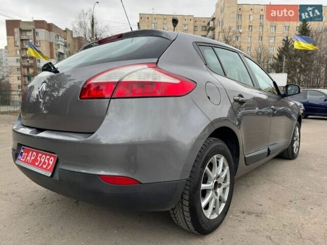 Серый Рено Меган, объемом двигателя 1.6 л и пробегом 215 тыс. км за 6300 $, фото 12 на Automoto.ua