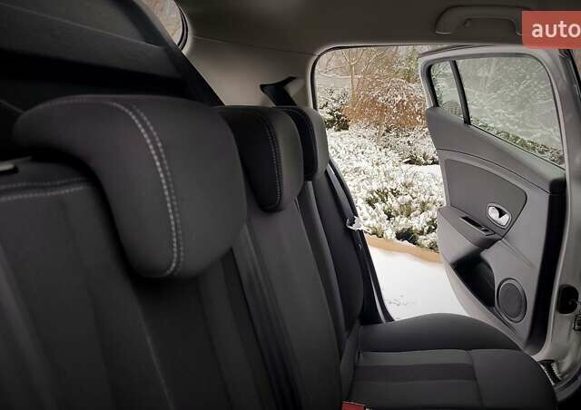 Сірий Рено Меган, об'ємом двигуна 1.6 л та пробігом 188 тис. км за 7499 $, фото 108 на Automoto.ua