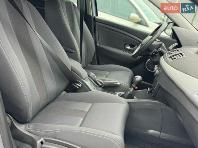 Серый Рено Меган, объемом двигателя 1.6 л и пробегом 163 тыс. км за 6700 $, фото 15 на Automoto.ua