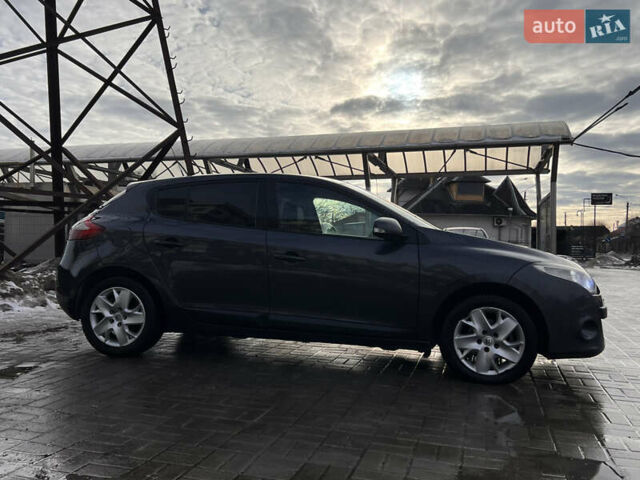 Сірий Рено Меган, об'ємом двигуна 1.5 л та пробігом 292 тис. км за 6500 $, фото 2 на Automoto.ua