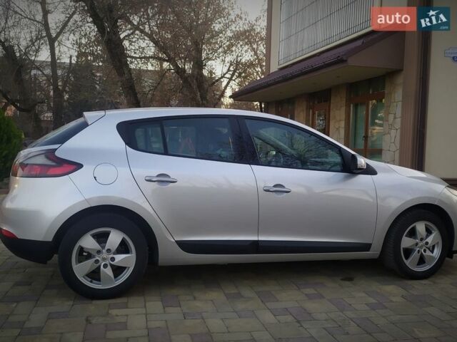 Сірий Рено Меган, об'ємом двигуна 1.6 л та пробігом 188 тис. км за 7500 $, фото 178 на Automoto.ua