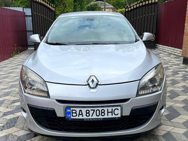 Сірий Рено Меган, об'ємом двигуна 1.5 л та пробігом 223 тис. км за 6800 $, фото 4 на Automoto.ua