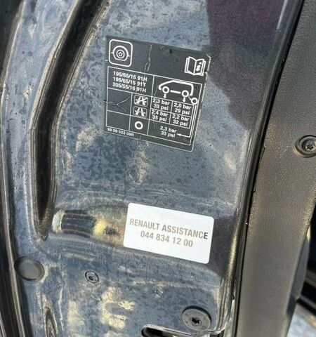 Сірий Рено Меган, об'ємом двигуна 1.6 л та пробігом 282 тис. км за 6300 $, фото 9 на Automoto.ua