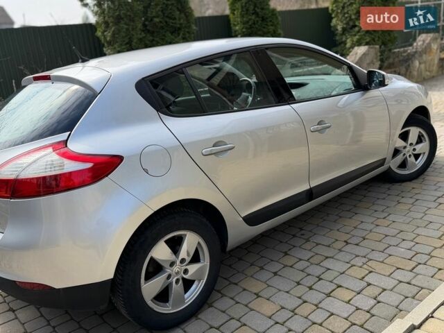 Серый Рено Меган, объемом двигателя 1.5 л и пробегом 268 тыс. км за 5400 $, фото 4 на Automoto.ua