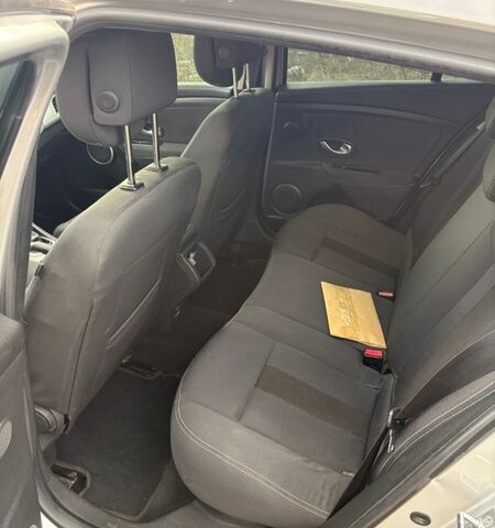 Серый Рено Меган, объемом двигателя 1.5 л и пробегом 260 тыс. км за 6700 $, фото 12 на Automoto.ua