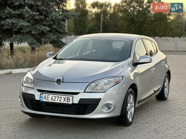 Сірий Рено Меган, об'ємом двигуна 1.6 л та пробігом 187 тис. км за 7100 $, фото 2 на Automoto.ua