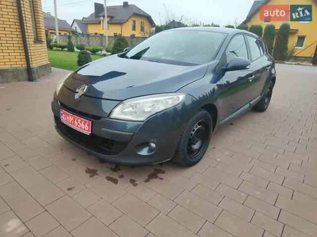 Сірий Рено Меган, об'ємом двигуна 1.6 л та пробігом 250 тис. км за 6200 $, фото 1 на Automoto.ua
