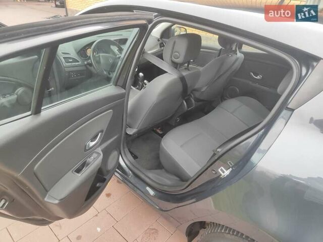 Сірий Рено Меган, об'ємом двигуна 1.6 л та пробігом 250 тис. км за 6200 $, фото 16 на Automoto.ua