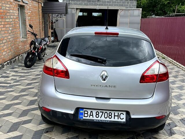 Сірий Рено Меган, об'ємом двигуна 1.5 л та пробігом 223 тис. км за 6800 $, фото 2 на Automoto.ua