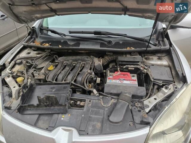 Серый Рено Меган, объемом двигателя 1.6 л и пробегом 218 тыс. км за 6500 $, фото 2 на Automoto.ua