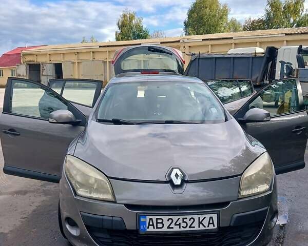 Сірий Рено Меган, об'ємом двигуна 1.46 л та пробігом 245 тис. км за 5500 $, фото 4 на Automoto.ua
