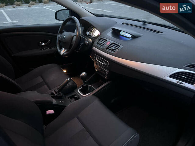 Серый Рено Меган, объемом двигателя 1.5 л и пробегом 249 тыс. км за 5900 $, фото 15 на Automoto.ua