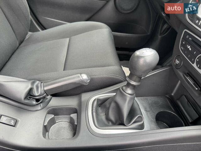 Серый Рено Меган, объемом двигателя 1.6 л и пробегом 200 тыс. км за 6250 $, фото 18 на Automoto.ua