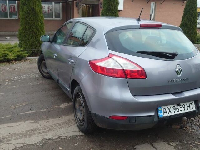 Серый Рено Меган, объемом двигателя 1.6 л и пробегом 168 тыс. км за 5300 $, фото 3 на Automoto.ua