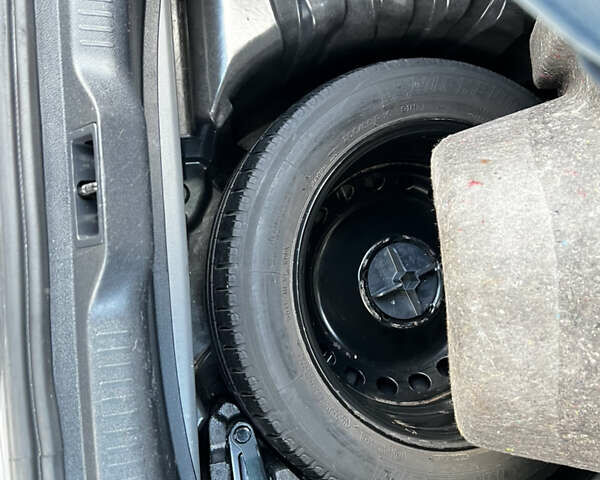 Сірий Рено Меган, об'ємом двигуна 1.6 л та пробігом 198 тис. км за 6750 $, фото 39 на Automoto.ua