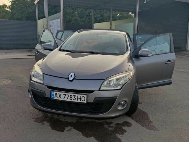 Сірий Рено Меган, об'ємом двигуна 1.6 л та пробігом 199 тис. км за 6500 $, фото 3 на Automoto.ua