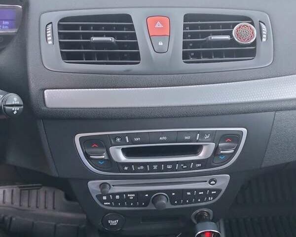 Серый Рено Меган, объемом двигателя 1.6 л и пробегом 234 тыс. км за 7500 $, фото 4 на Automoto.ua