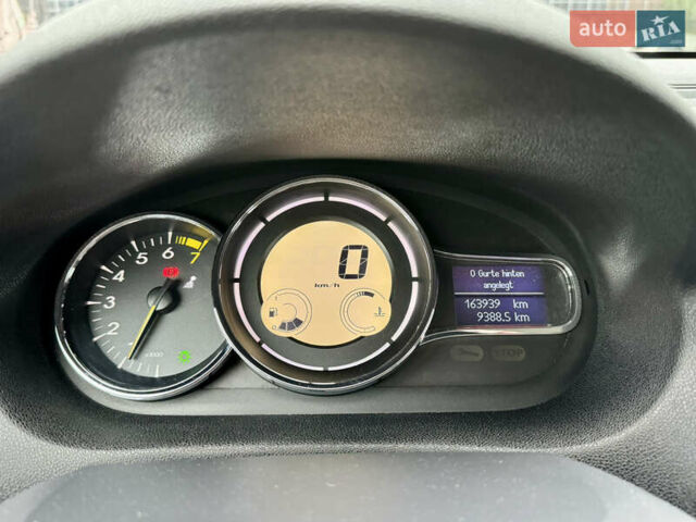 Серый Рено Меган, объемом двигателя 1.6 л и пробегом 164 тыс. км за 8000 $, фото 47 на Automoto.ua