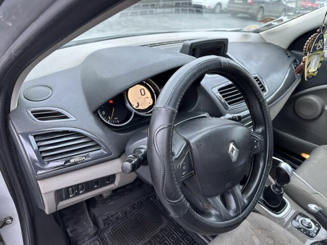 Серый Рено Меган, объемом двигателя 1.5 л и пробегом 168 тыс. км за 6200 $, фото 7 на Automoto.ua