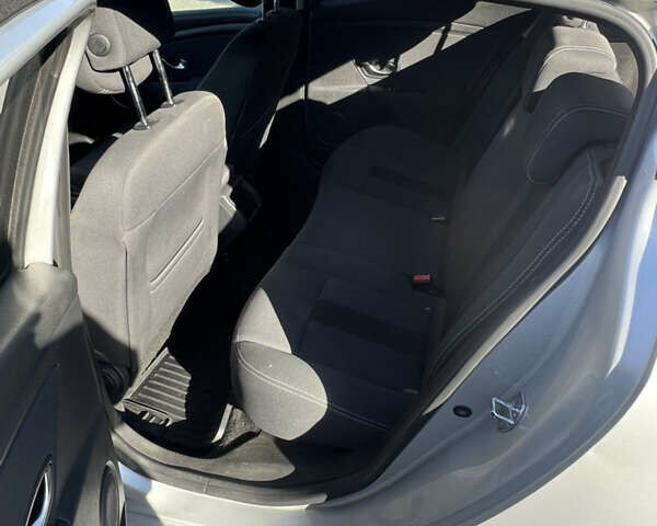 Серый Рено Меган, объемом двигателя 1.6 л и пробегом 251 тыс. км за 5500 $, фото 2 на Automoto.ua