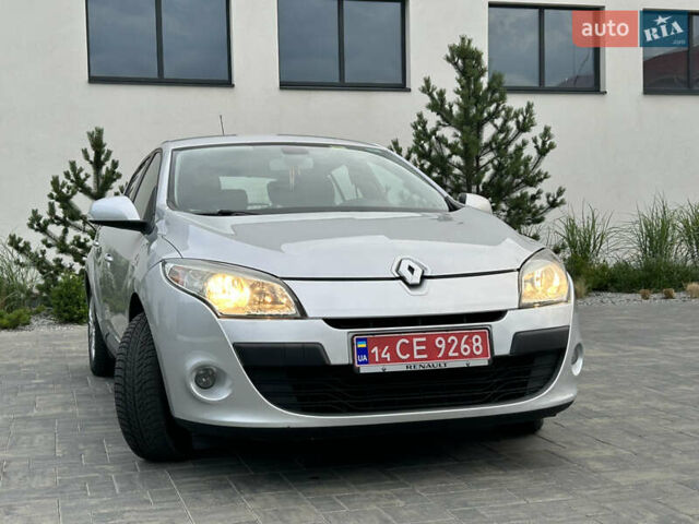 Серый Рено Меган, объемом двигателя 1.6 л и пробегом 228 тыс. км за 6399 $, фото 40 на Automoto.ua