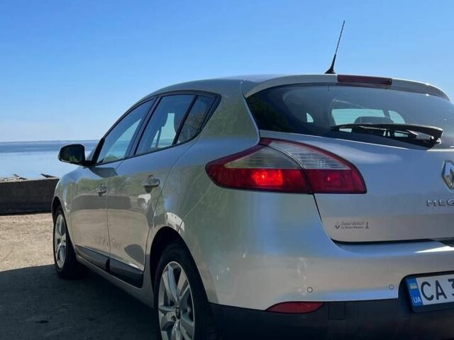 Серый Рено Меган, объемом двигателя 2 л и пробегом 185 тыс. км за 6800 $, фото 1 на Automoto.ua