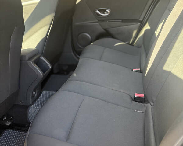 Серый Рено Меган, объемом двигателя 1.6 л и пробегом 303 тыс. км за 6500 $, фото 29 на Automoto.ua