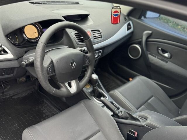 Серый Рено Меган, объемом двигателя 1.5 л и пробегом 280 тыс. км за 6200 $, фото 7 на Automoto.ua