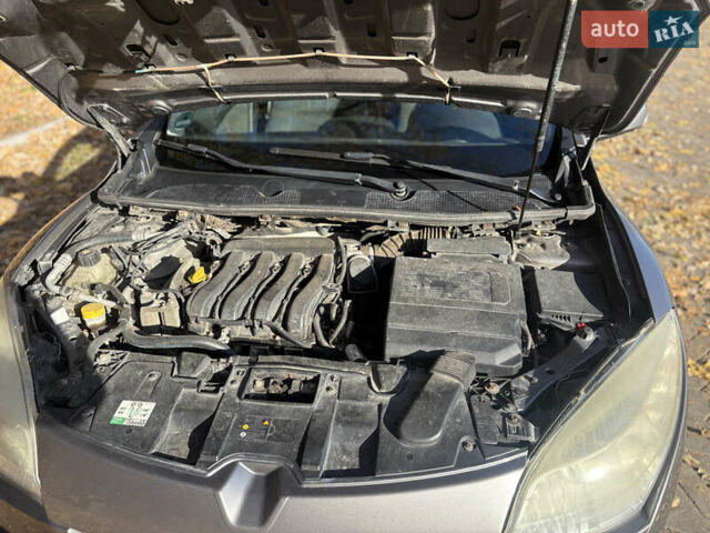 Серый Рено Меган, объемом двигателя 1.6 л и пробегом 303 тыс. км за 6500 $, фото 30 на Automoto.ua