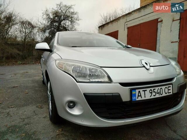 Серый Рено Меган, объемом двигателя 1.4 л и пробегом 247 тыс. км за 5900 $, фото 11 на Automoto.ua