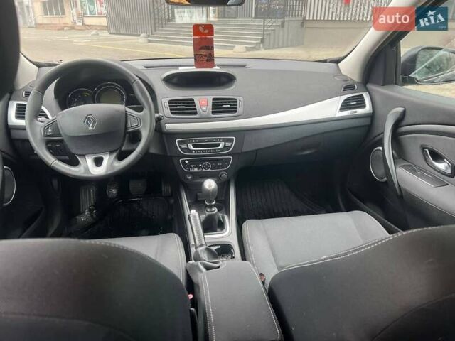 Серый Рено Меган, объемом двигателя 1.46 л и пробегом 250 тыс. км за 5600 $, фото 8 на Automoto.ua