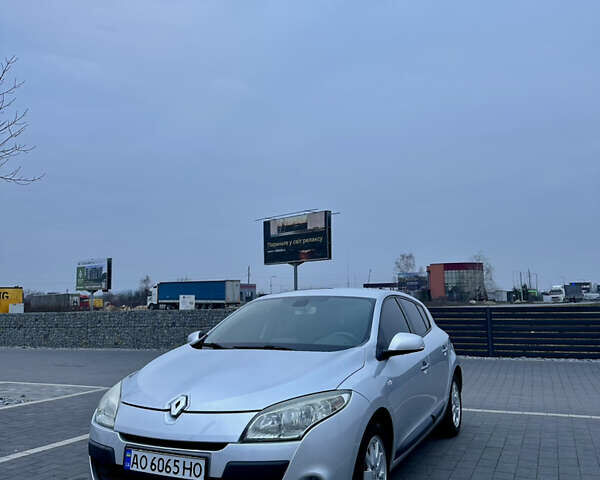 Серый Рено Меган, объемом двигателя 1.46 л и пробегом 260 тыс. км за 7200 $, фото 1 на Automoto.ua