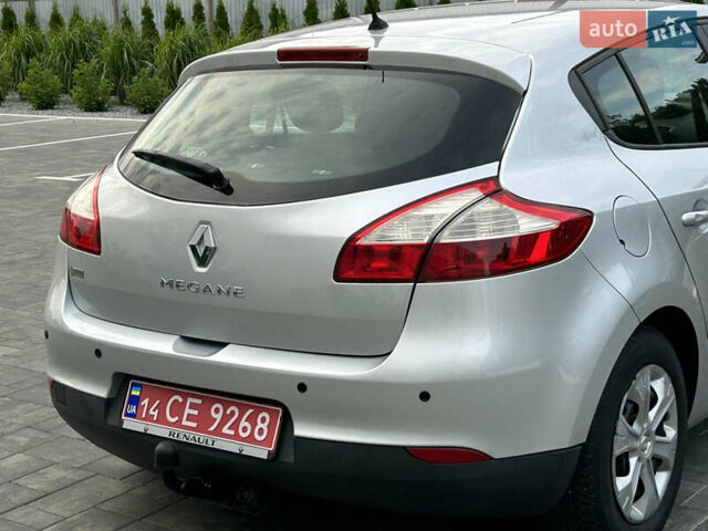 Серый Рено Меган, объемом двигателя 1.6 л и пробегом 228 тыс. км за 6399 $, фото 6 на Automoto.ua