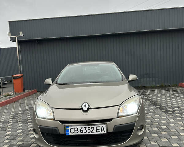 Серый Рено Меган, объемом двигателя 1.6 л и пробегом 248 тыс. км за 6800 $, фото 1 на Automoto.ua