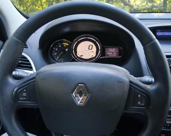 Серый Рено Меган, объемом двигателя 1.46 л и пробегом 178 тыс. км за 5600 $, фото 15 на Automoto.ua