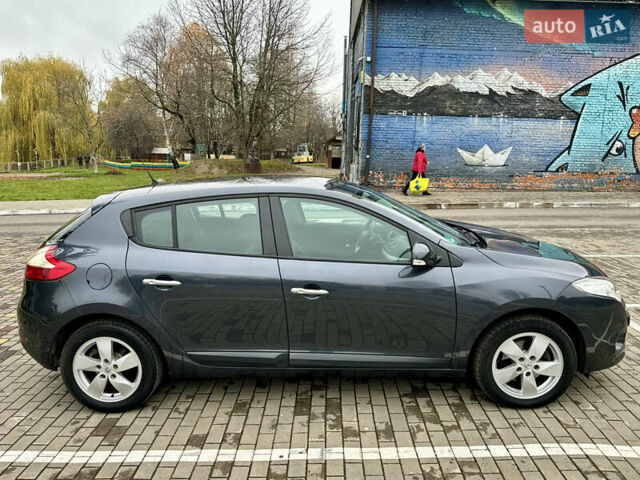 Серый Рено Меган, объемом двигателя 1.6 л и пробегом 164 тыс. км за 8000 $, фото 11 на Automoto.ua