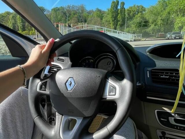 Серый Рено Меган, объемом двигателя 2 л и пробегом 194 тыс. км за 6400 $, фото 5 на Automoto.ua