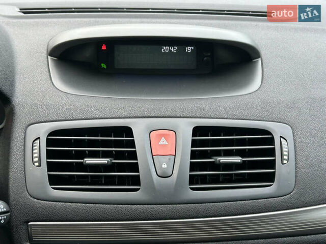 Серый Рено Меган, объемом двигателя 1.6 л и пробегом 228 тыс. км за 6399 $, фото 27 на Automoto.ua