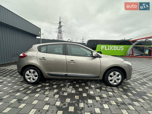 Серый Рено Меган, объемом двигателя 1.6 л и пробегом 248 тыс. км за 6800 $, фото 10 на Automoto.ua