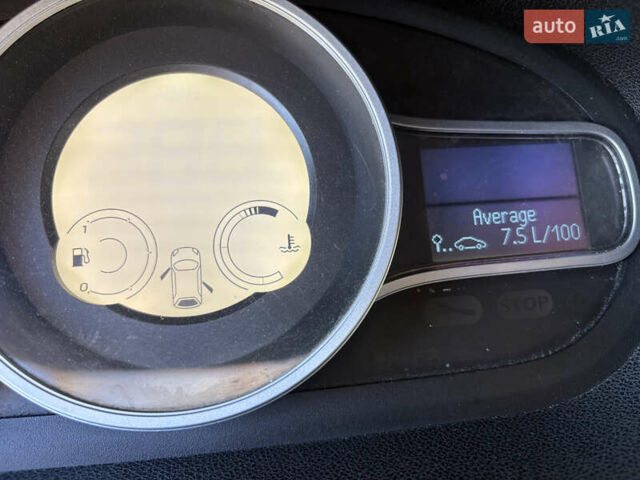 Серый Рено Меган, объемом двигателя 1.6 л и пробегом 303 тыс. км за 6500 $, фото 15 на Automoto.ua