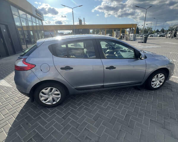 Рено Меган 2010 в Днепре (Днепропетровске) на Automoto.ua Серый Рено Меган, объемом двигателя 1.5 л и пробегом 326 тыс. км за 5550 $, фото 5 на Automoto.ua