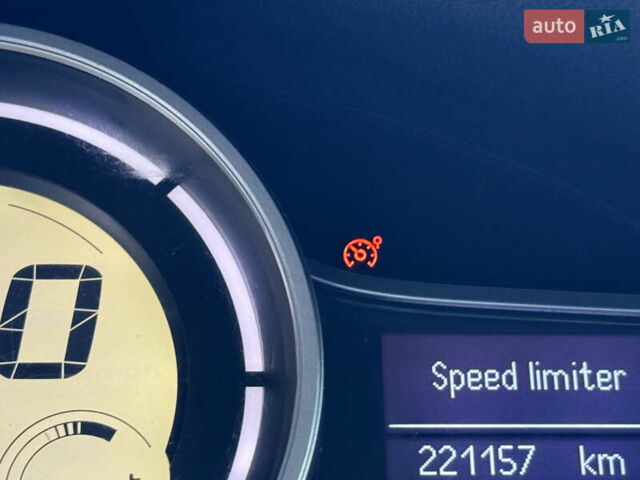 Рено Меган 2010 в Одессе на Automoto.ua Серый Рено Меган, объемом двигателя 1.46 л и пробегом 221 тыс. км за 5999 $, фото 35 на Automoto.ua