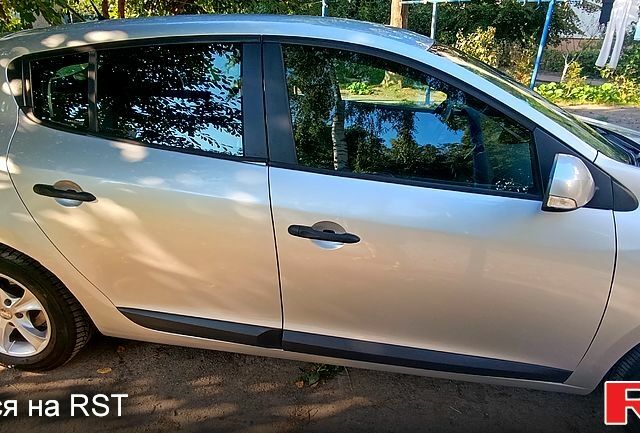 Серый Рено Меган, объемом двигателя 1.5 л и пробегом 224 тыс. км за 5400 $, фото 2 на Automoto.ua